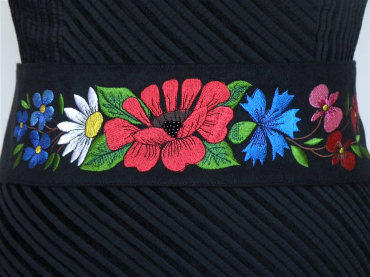 Rahvusliku tikandiga vöö 1 P7280932